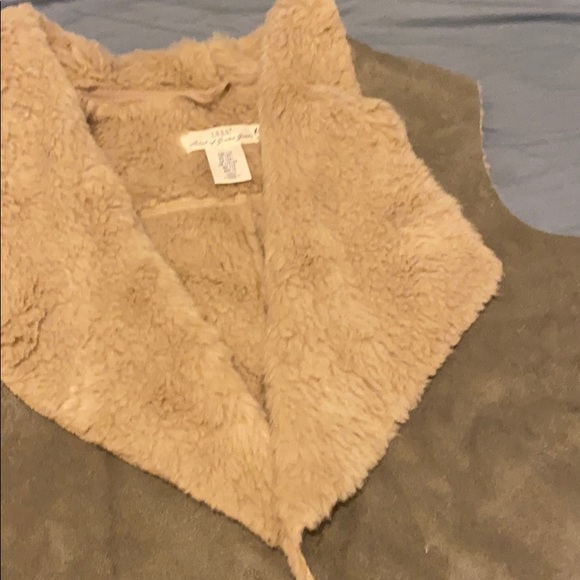 FAUX vest - Picture 2 of 3